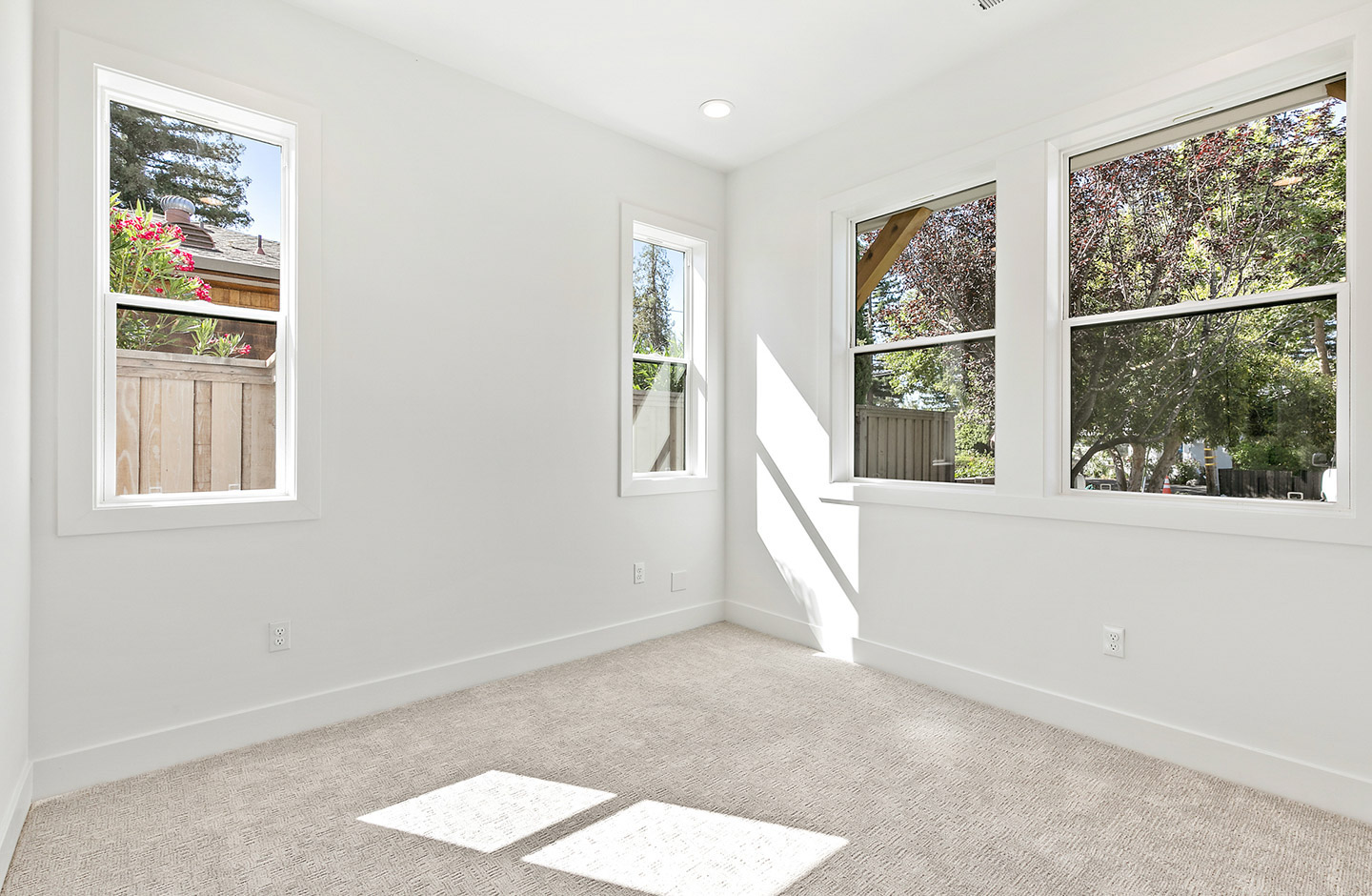 388 Sequoia Avenue Home, Image 4